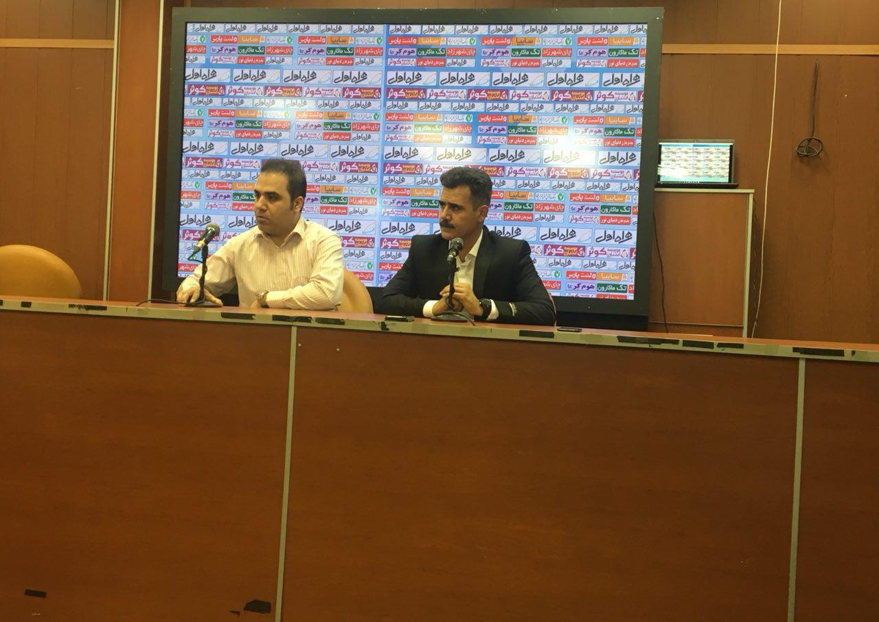 از داور بازی گلایه دارم