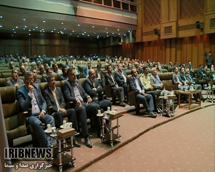 صدور مجوز پتروشیمی و فولاد ممنوع صدور مجوز پتروشیمی و فولاد ممنوع