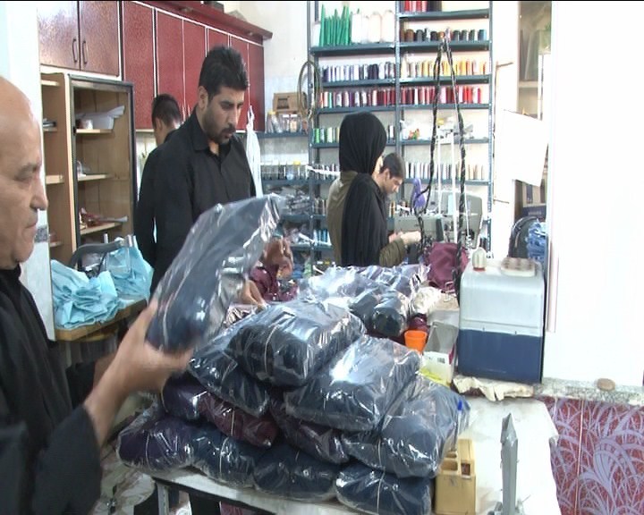 نذر از تولیدات کارگاه پوشاک در همدان