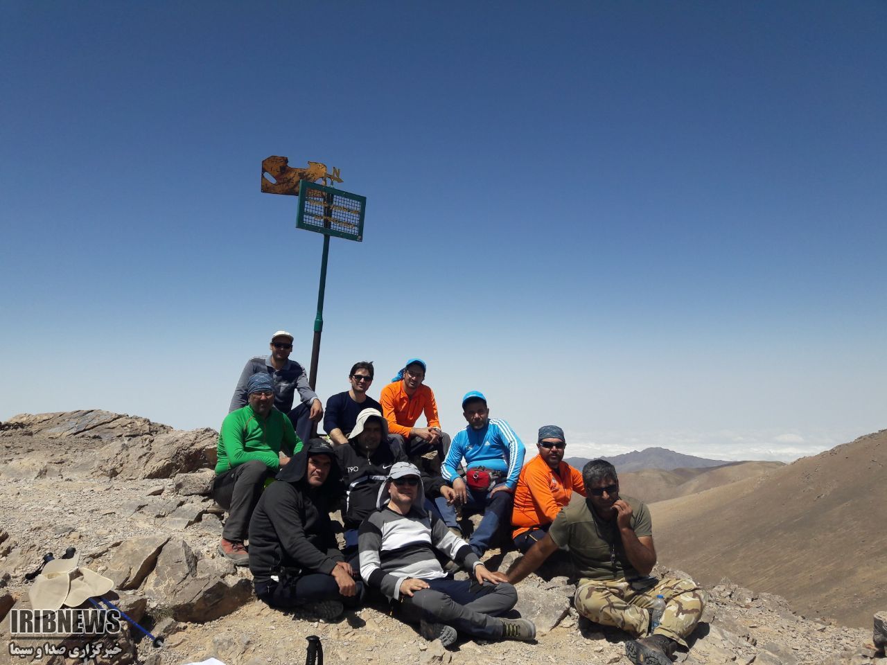 صعود کوهنوردان استان به قله دماوند