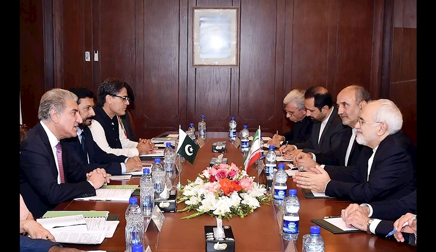 ديدار ظريف با نخست وزير جديد پاکستان