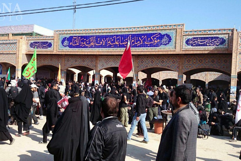 اعلام پذیرایی زائران اربعین در موکب امام رضا (ع)زاوه