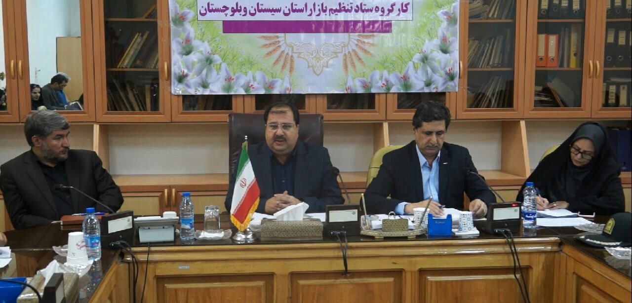 کارت سوخت کامیونهایی که بدون فعالیت و یا با استفاده از بارنامه های جعلی اقدام به سوخت گیری می کنند باطل می شود. کارت سوخت کامیونهایی که بدون فعالیت و یا با استفاده از بارنامه های جعلی اقدام به سوخت گیری می کنند باطل می شود.