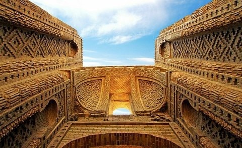 نمایش عکسهای هنرمنداصفهانی در نمایشگاه پاریس نمایش عکسهای هنرمنداصفهانی در نمایشگاه پاریس