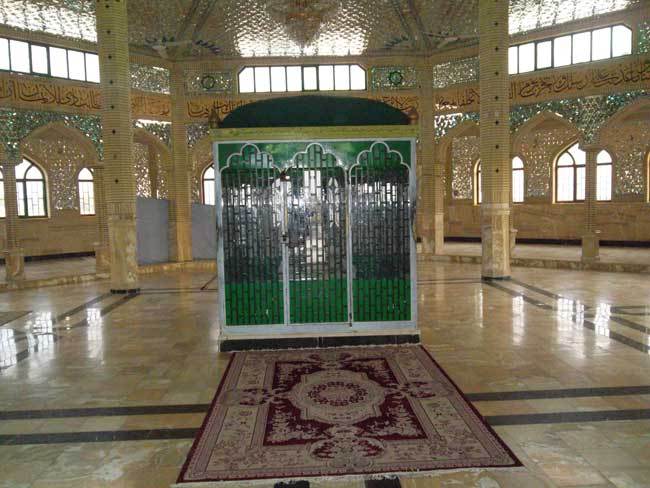 کمک400 میلیون ریالی خیر بردسکنی برای خرید ضریح دو امامزاده