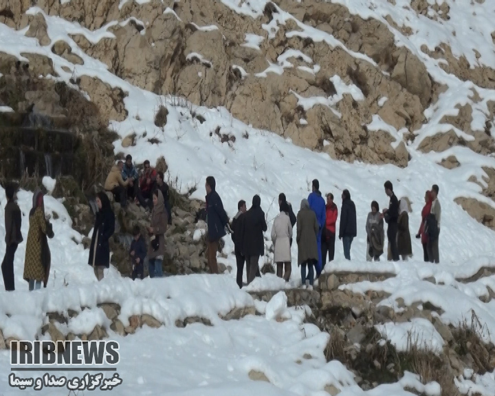کوهرنگ برفی میزبان گردشگران + فیلم