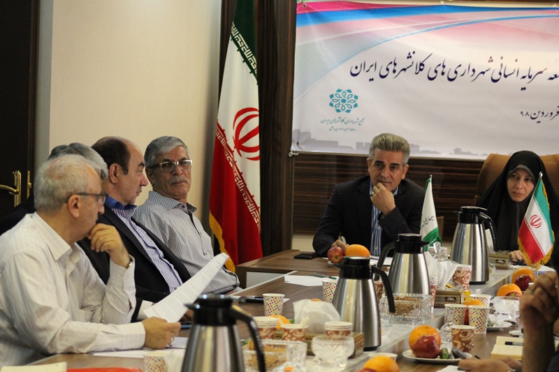 تهیه فهرست طلب‌های قانونی شهرداری‌ها از دولت