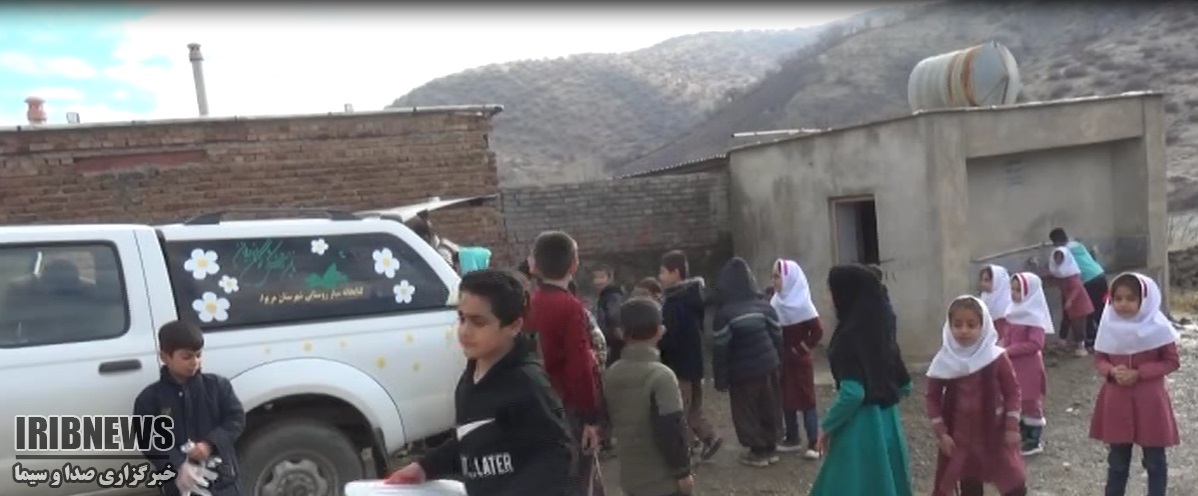 کتابخانه سیار روستایی میهمان دل کودکان مریوانی