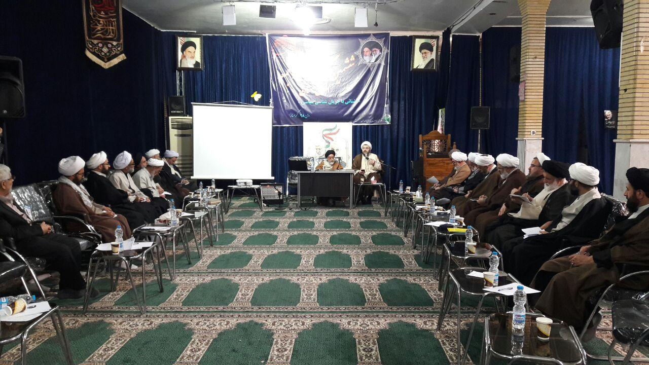 رهبر انقلاب راه اصلی ایران را به دنیا نشان دادند رهبر انقلاب راه اصلی ایران را به دنیا نشان دادند