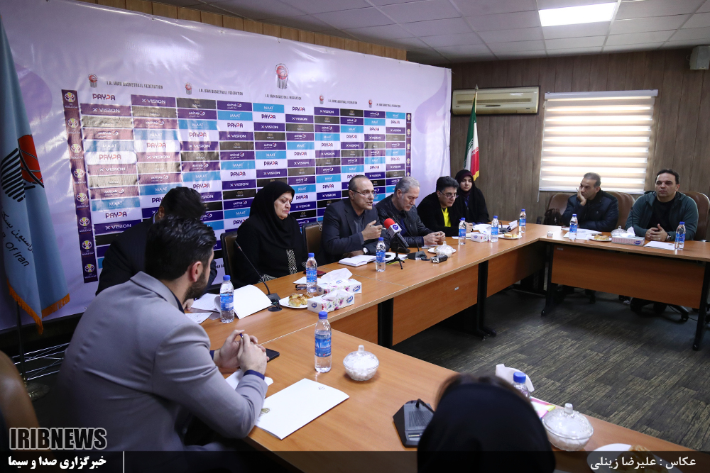 مربی خارجی والیبال ارزان تر از بسکتبال است