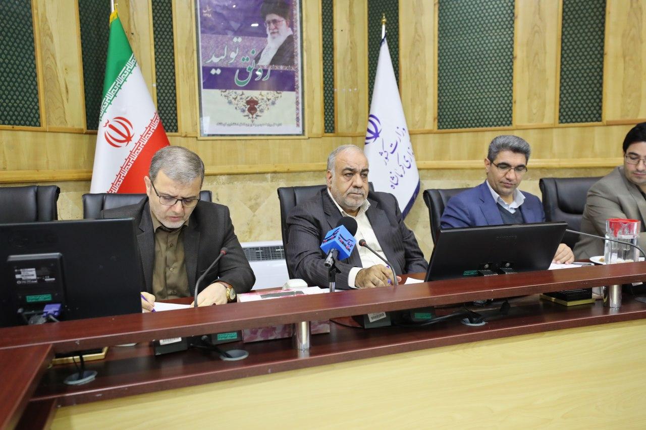 فرش قرمز برای سرمایه گذاران معتبر پهن شده است فرش قرمز برای سرمایه گذاران معتبر پهن شده است