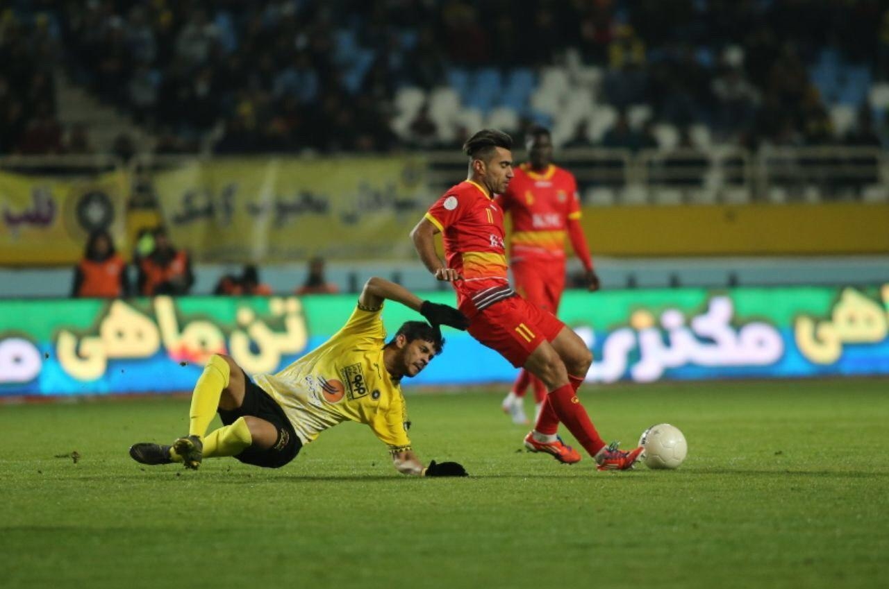 غیبت ستاره سپاهان در بازی با نفت مسجد سلیمان غیبت ستاره سپاهان در بازی با نفت مسجد سلیمان