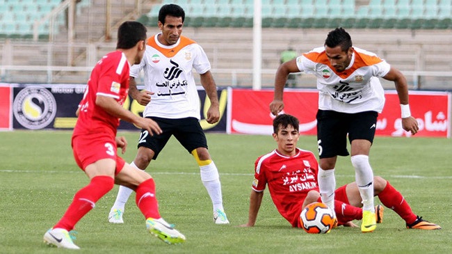 تعیین زمان دیدارتیمهای تراکتور و مس کرمان