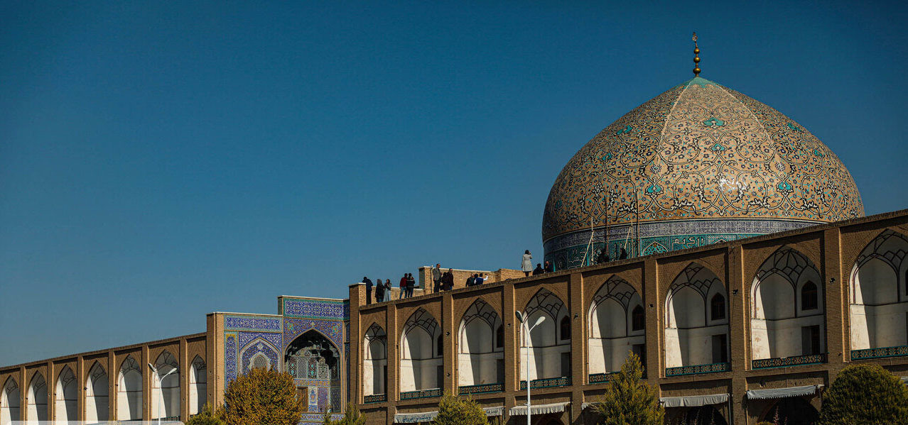 دو رنگی به &laquo;شیخ لطف الله&raquo; نیامده