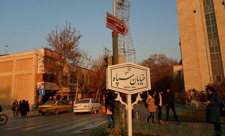 دو رنگی به &laquo;شیخ لطف الله&raquo; نیامده