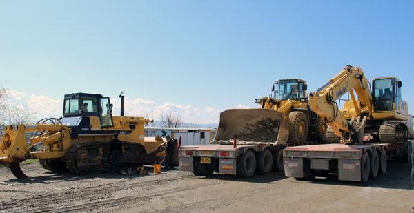 ماشین آلات بنیاد مسکن در راه مناطق سیل زده سیستان وبلوچستان ماشین آلات بنیاد مسکن در راه مناطق سیل زده سیستان وبلوچستان
