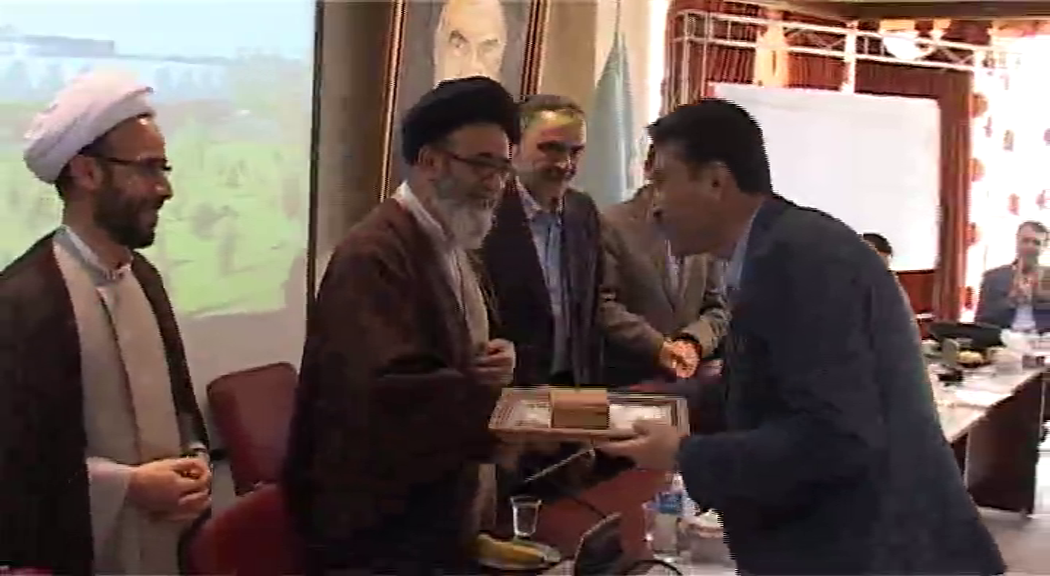 سرنوشت جامعه در دست معلمان