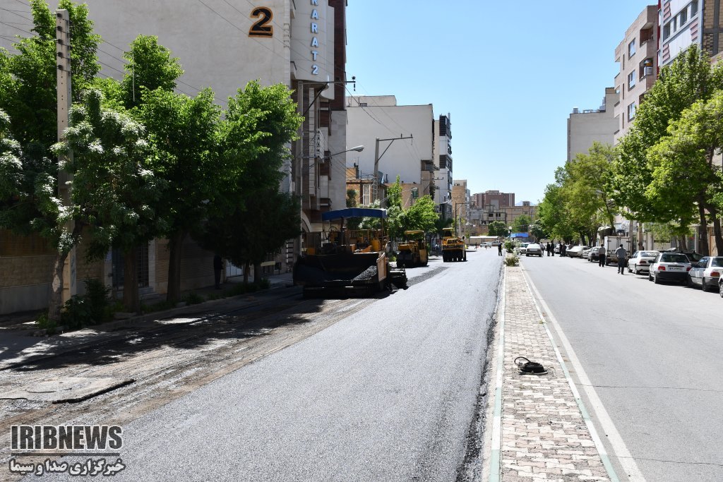 اجرای عملیات آسفالت بلوار شهید بهشتی شهرکرد
