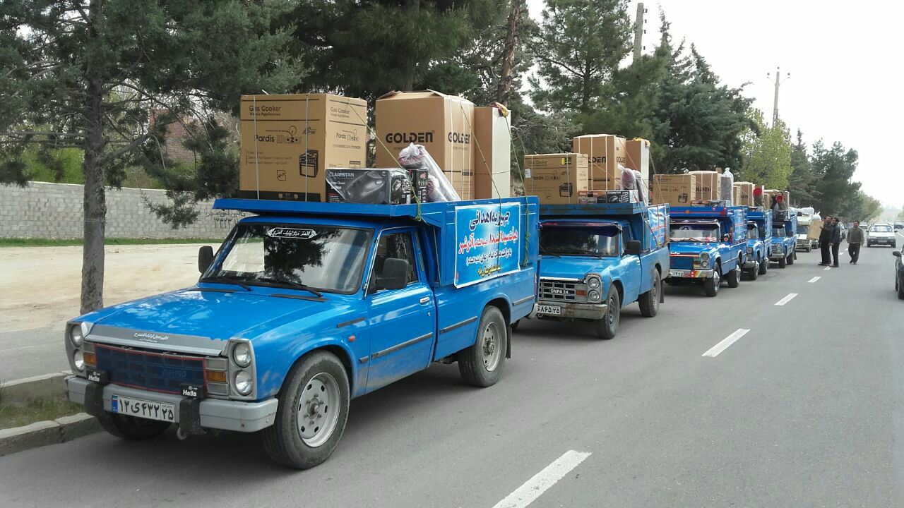 اهدای جهیزیه به 5 نوعروس نیازمند در آذرشهر