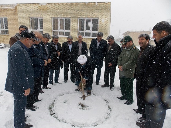 کلنگ زنی ساخت مدرسه سه کلاسه خیرساز در سرعین