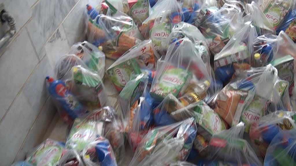 توزیع بسته حمایتی و افطاری در بین نیازمندان اقبالیه