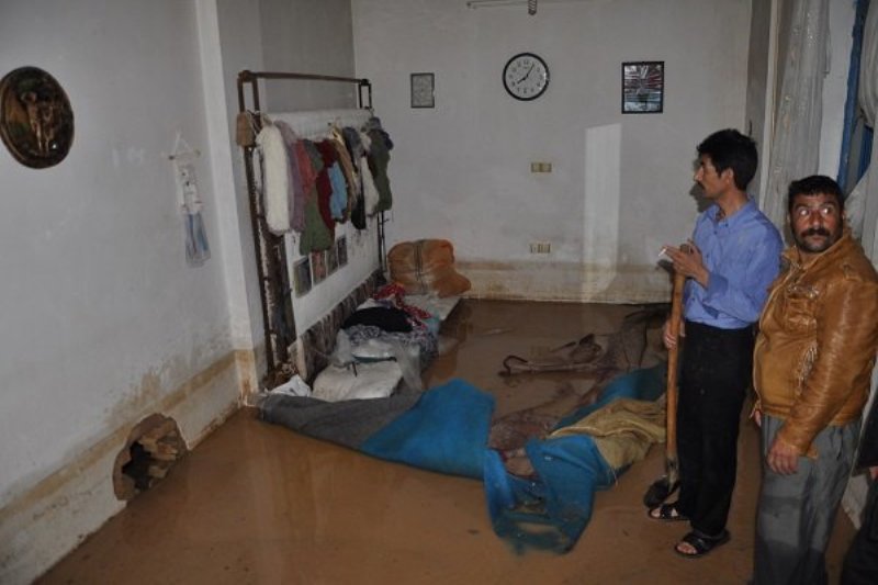 13 مورد آبگرفتگی منازل سبزوار براثر بارندگی شدید