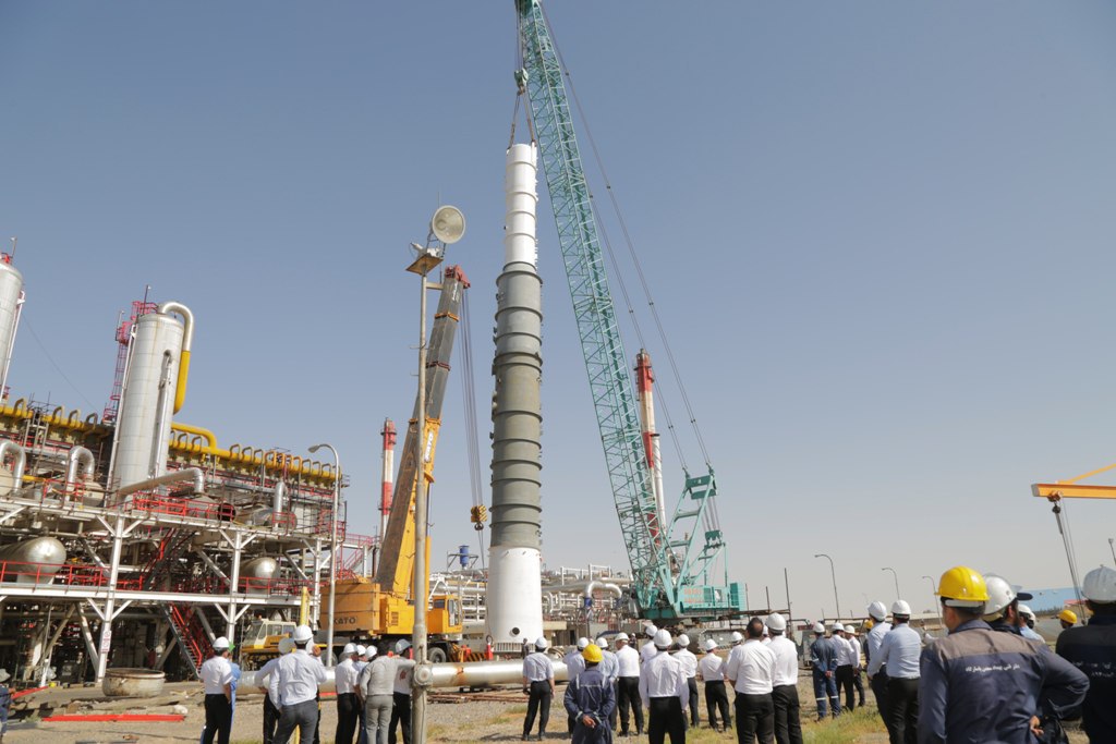 نصب برج پروژه تغلیظ گازهای اسیدی در مجتمع هاشمی نژاد نصب برج پروژه تغلیظ گازهای اسیدی در مجتمع هاشمی نژاد