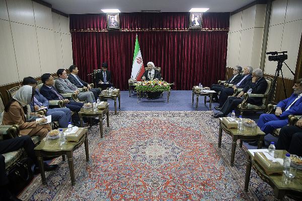 با هر گونه دخالت بیگانگان در امور چین، مخالفیم