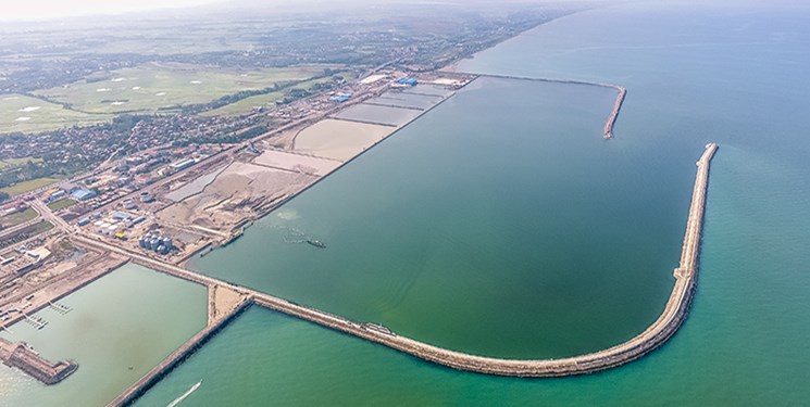 اسکله های مجتمع کاسپین انزلی در قرارگاه خاتم الانبیاء ساخته می شود