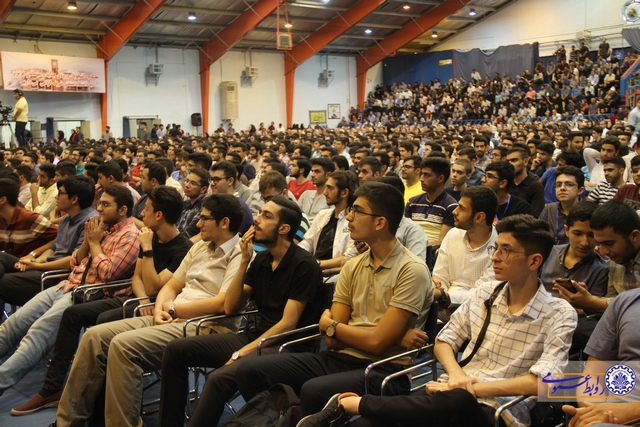 قرائت سوگند نامه دانشجویی بیش از ۱۰۰۰ نخبه