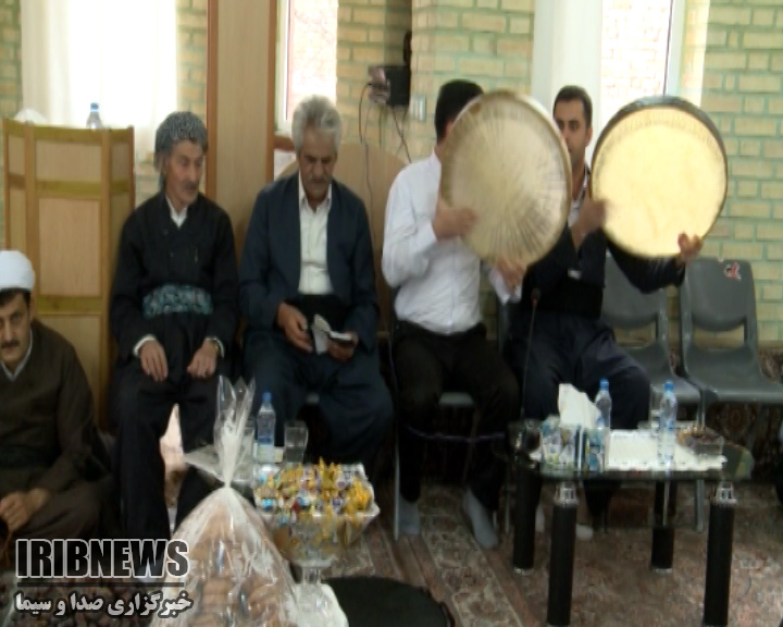 گزارش مکتوب.... مولودی&zwnj; خوانی یکی از سنتهای مناطق کردنشین در ماه ربیع الاول