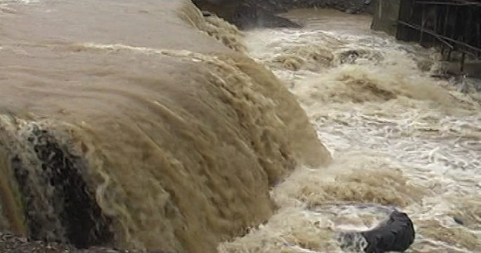 خسارت بارش شدید باران در صومعه سرا و شفت