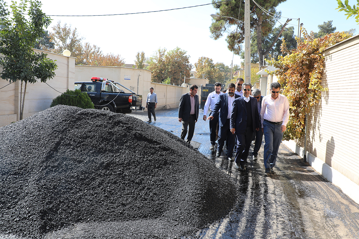 آغاز آسفالت معابر شهر شیراز