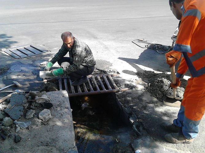 لایروبی کامل کانالها و معابر در شهر کرمانشاه لایروبی کامل کانالها و معابر در شهر کرمانشاه