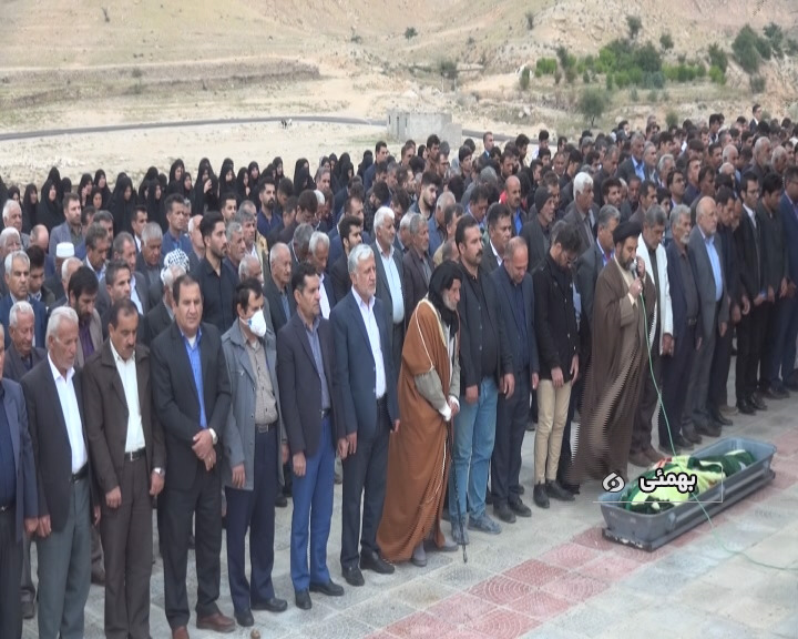 تشییع پیکر مادر شهید جهان‌