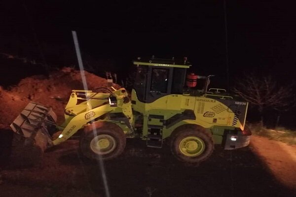 مسدود شدن مسیر ایلان دره سمیرم برای جلوگیری ازتخریب گونه های گیاهی مسدود شدن مسیر ایلان دره سمیرم برای جلوگیری ازتخریب گونه های گیاهی