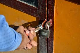 مهر و موم شدن 70 واحد صنفی متخلف در مشهد