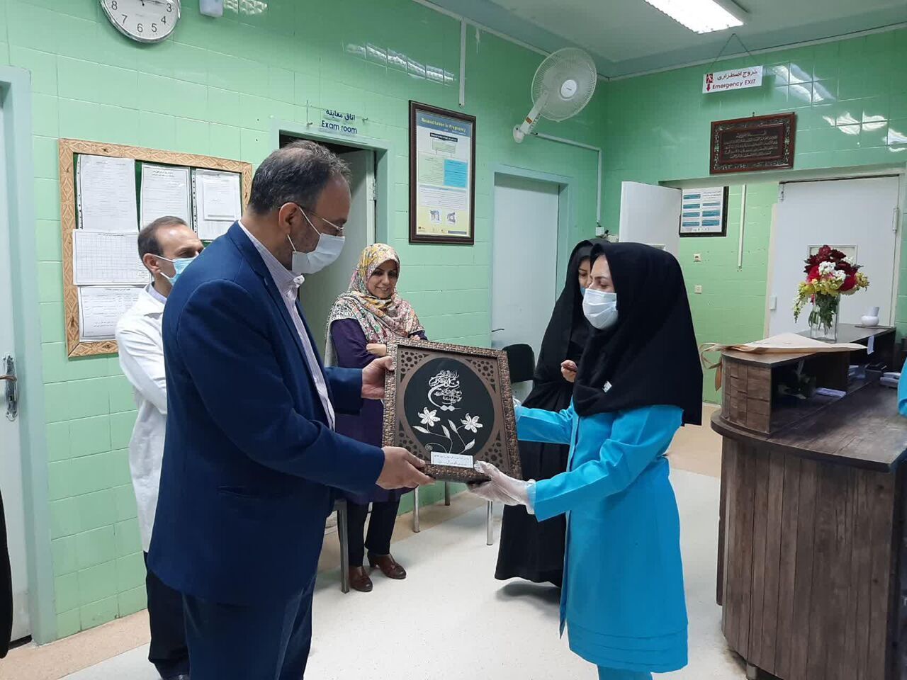 تجلیل از ماما&zwnj;های بیمارستان مهریز