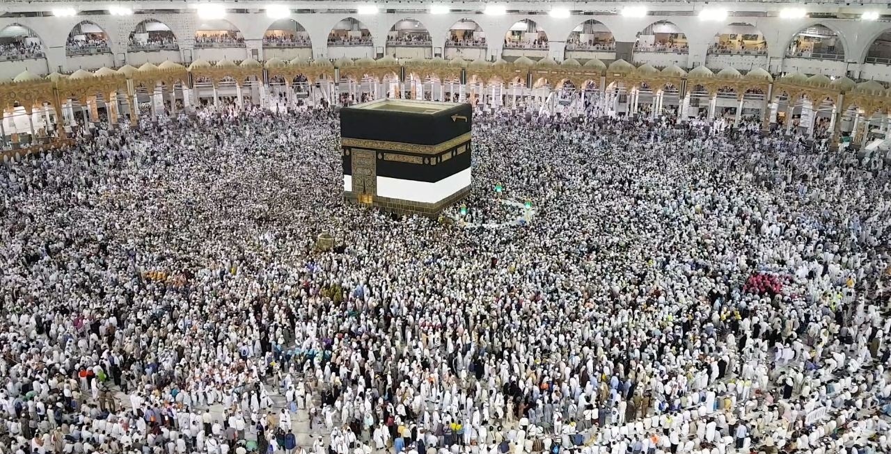 ود&zwnj;یعه گذاران مهر و آبان ۸۶ به حج تمتع فرا خواند&zwnj;ه شد&zwnj;ند