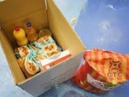 توزیع بسته های غذایی به نیازمندان