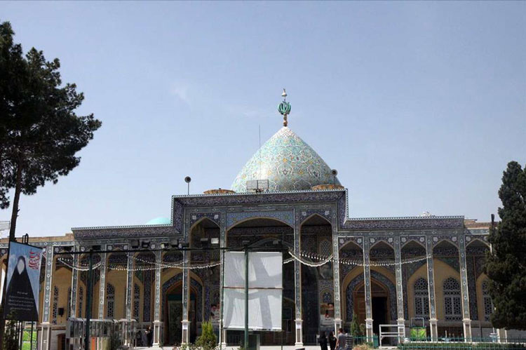 امامزاده جعفر یزد مشکل گشای زائران ویژه امامزاده جعفر یزد مشکل گشای زائران ویژه