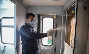 ضدعفونی روزانه و مداوم ایستگاه‌ها و واگنهای قطار های مسافربری