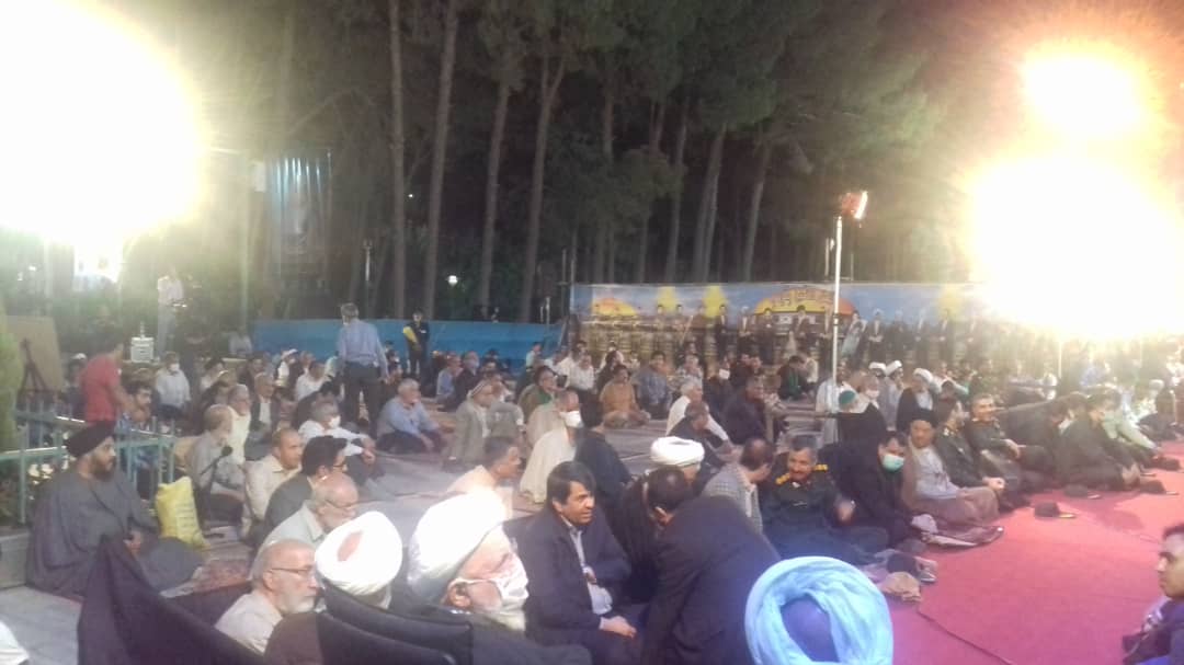 قدرت و عزت ایران اسلامی را مدیون رهبری امام خمینی (ره) هستیم قدرت و عزت ایران اسلامی را مدیون رهبری امام خمینی (ره) هستیم