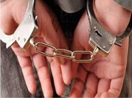 دستگیری۲ قاچاقچی در یک منزل مسکونی دستگیری۲ قاچاقچی در یک منزل مسکونی