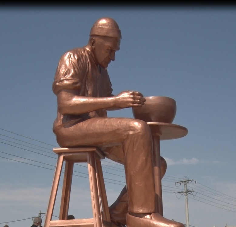 نصب پنجمین تندیس در میبد