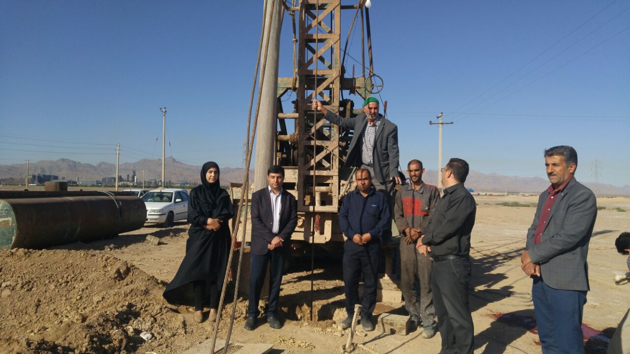حفر یک حلقه چاه در روستای سروسفلی