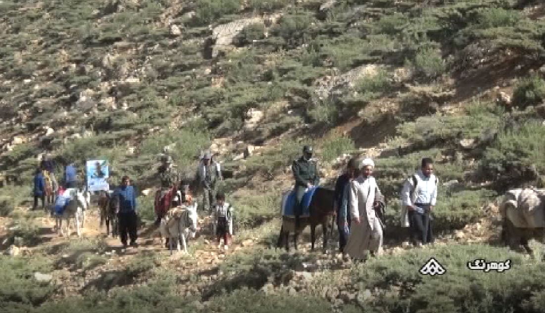 اهدای کمکهای مومنانه به عشایر بختیاری اهدای کمکهای مومنانه به عشایر بختیاری