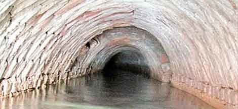 بازسازی ۱۷ رشته قنات کاشان