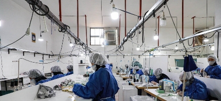 فعالیت ۳۶ واحد تولید کالای بهداشتی در مقابله با کرونا در ایلام فعالیت ۳۶ واحد تولید کالای بهداشتی در مقابله با کرونا در ایلام