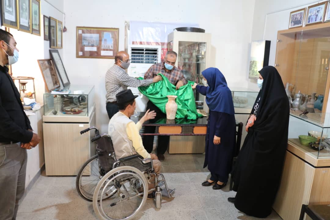 رونمایی از سفال پیدا شده در آبهای خلیج فارس رونمایی از سفال پیدا شده در آبهای خلیج فارس